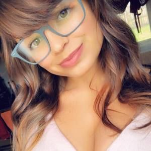 Meet your Posher, Dakota